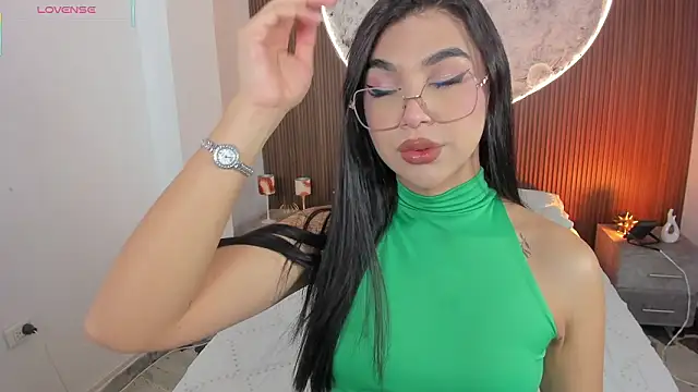 RoseCassie online show from March 22, 1:34 pm