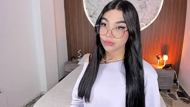 RoseCassie online show from May 15, 1:31 pm