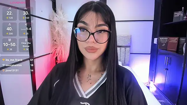 RoseCassie online show from December 16, 1:04 pm