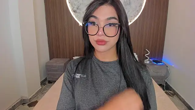 RoseCassie online show from March 3, 1:40 pm