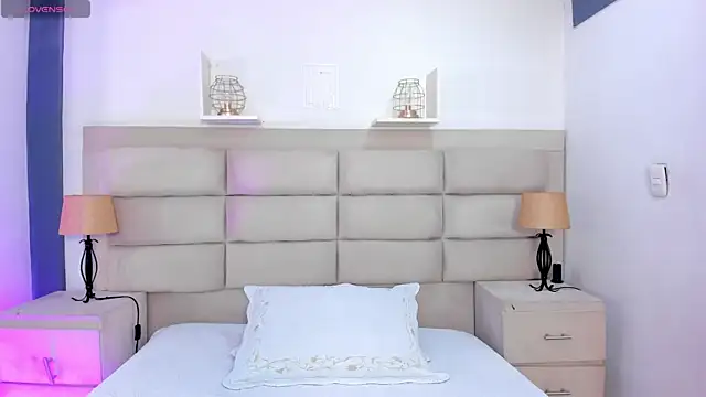 RoseCassie online show from October 2, 1:14 pm