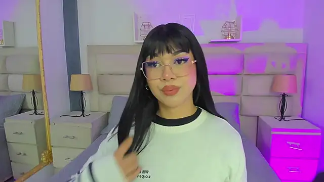 RoseCassie online show from March 18, 12:39 pm