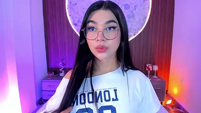 RoseCassie online show from May 28, 2:01 pm
