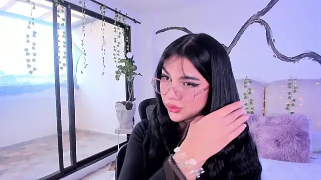 RoseCassie online show from October 30, 1:31 pm