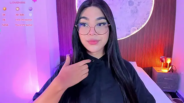 RoseCassie online show from May 24, 1:22 pm