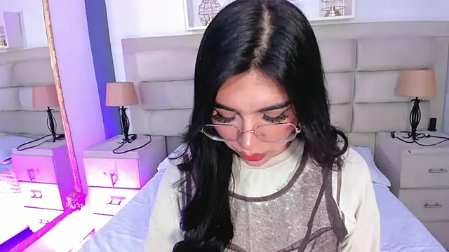 RoseCassie online show from September 17, 1:46 pm