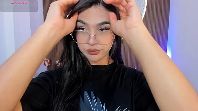 RoseCassie online show from March 14, 1:28 pm