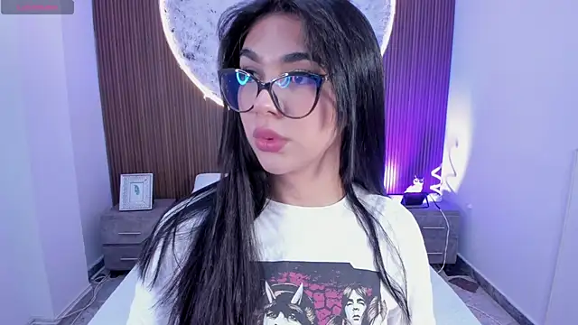 RoseCassie online show from December 20, 1:14 pm