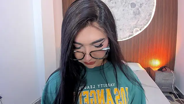 RoseCassie online show from March 9, 2:09 pm