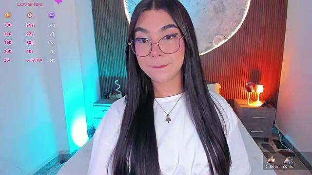 RoseCassie online show from June 3, 1:12 pm