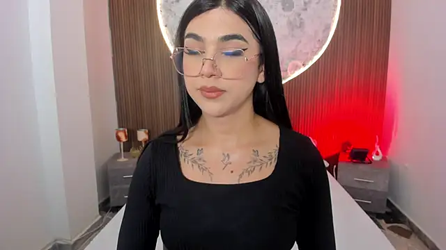 RoseCassie online show from March 20, 2:07 pm