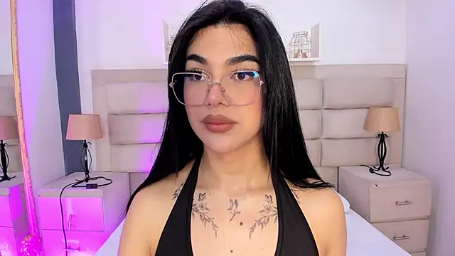 RoseCassie online show from October 9, 1:44 pm