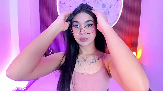 RoseCassie online show from May 27, 1:18 pm