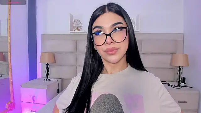 RoseCassie online show from October 5, 1:02 pm