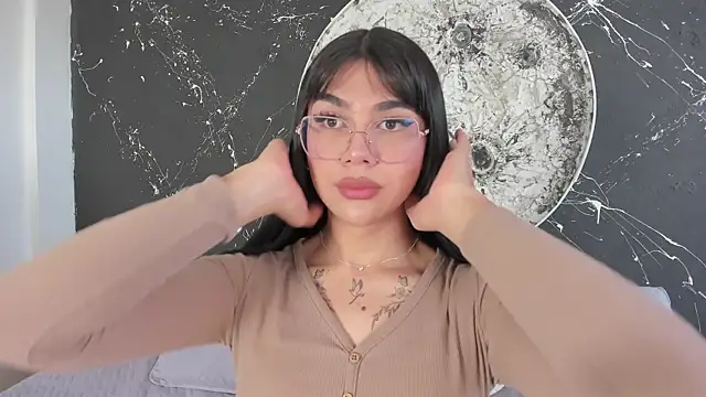 RoseCassie online show from November 18, 2:53 pm