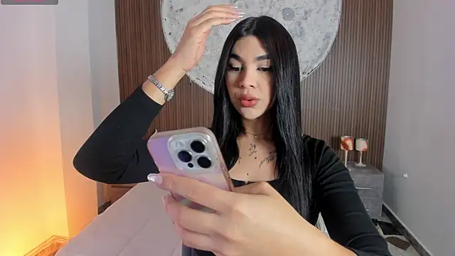 RoseCassie online show from April 17, 2:20 pm