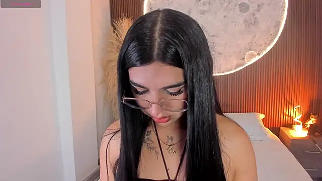 RoseCassie online show from February 5, 1:40 pm