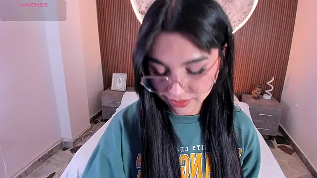 RoseCassie online show from January 10, 1:39 pm