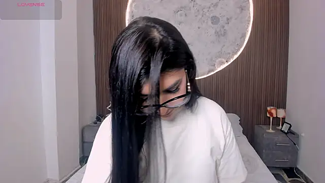 RoseCassie online show from April 10, 1:29 pm