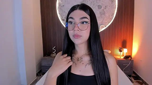RoseCassie online show from May 8, 1:04 pm
