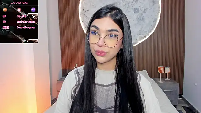 RoseCassie online show from April 14, 1:27 pm