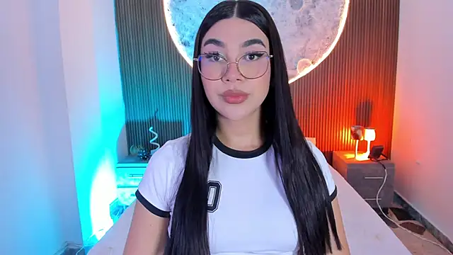 Snapshot of RoseCassie chatting on June 17, 1:54 pm RoseCassie online show from June 17, 1:54 pm