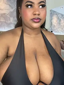 Snapshot of AinaraJimenez chatting on June 17, 8:08 pm AinaraJimenez online show from June 17, 8:08 pm