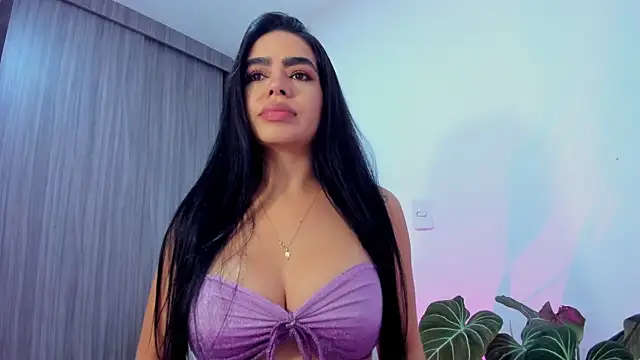 Snapshot of Sara_Leblanc chatting on November 20, 1:01 pm Sara Leblanc online show from November 20, 1:01 pm