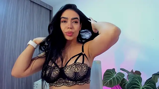 Snapshot of Sara_Leblanc chatting on November 18, 4:10 pm Sara Leblanc online show from November 18, 4:10 pm