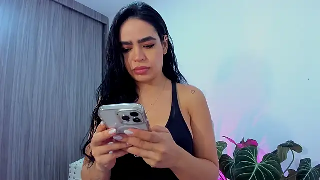 Snapshot of Sara_Leblanc chatting on October 24, 3:00 pm Sara Leblanc online show from October 24, 3:00 pm