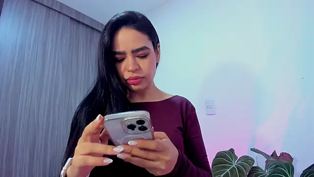 Snapshot of Sara_Leblanc chatting on November 21, 12:48 pm Sara Leblanc online show from November 21, 12:48 pm