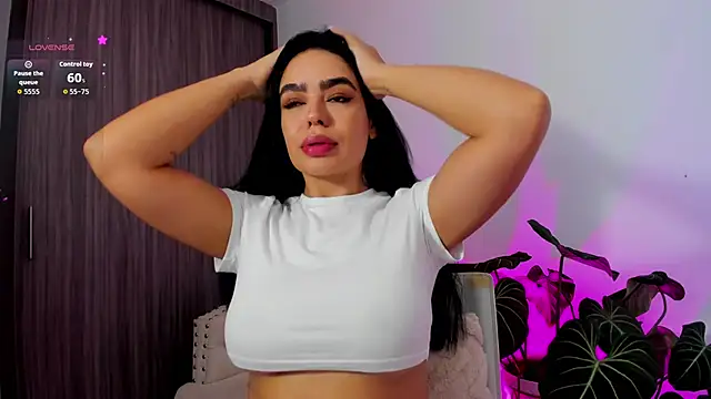 Snapshot of Sara_Leblanc chatting on February 10, 12:48 pm Sara Leblanc online show from February 10, 12:48 pm