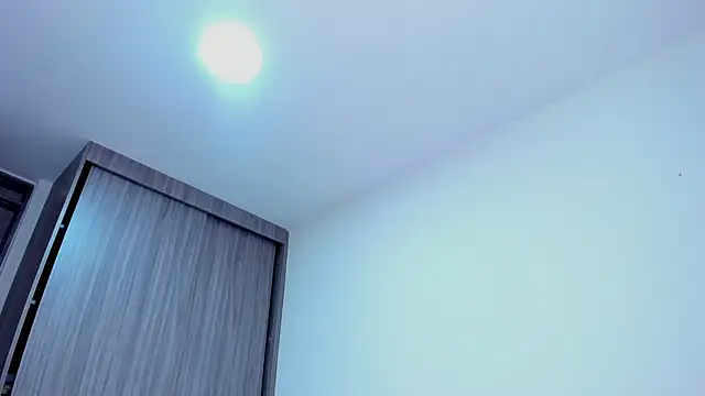 Snapshot of Sara_Leblanc chatting on January 8, 12:33 pm Sara Leblanc online show from January 8, 12:33 pm