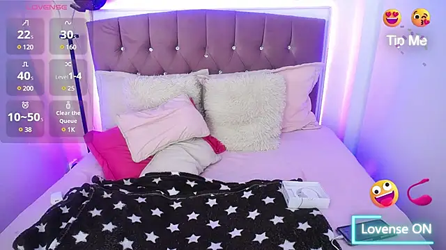 Snapshot of mia_collens chatting on February 13, 12:35 am mia collens online show from February 13, 12:35 am