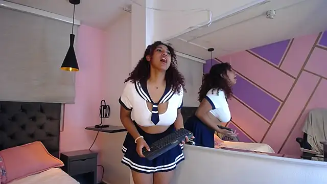 lauraltt online show from February 24, 2:51 am