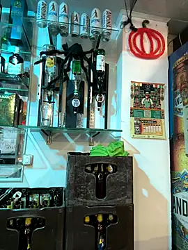 lauraltt online show from October 6, 1:29 am