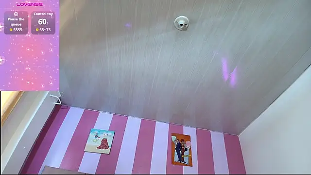 lauraltt online show from October 13, 3:02 pm