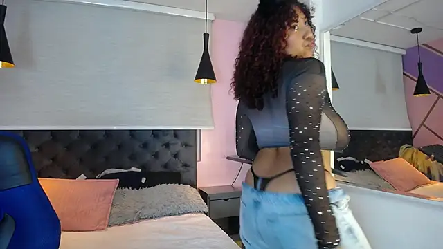 lauraltt online show from February 19, 3:17 am