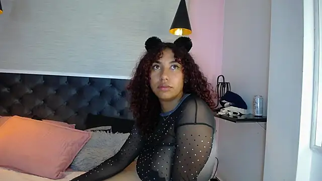 lauraltt online show from February 19, 9:28 am