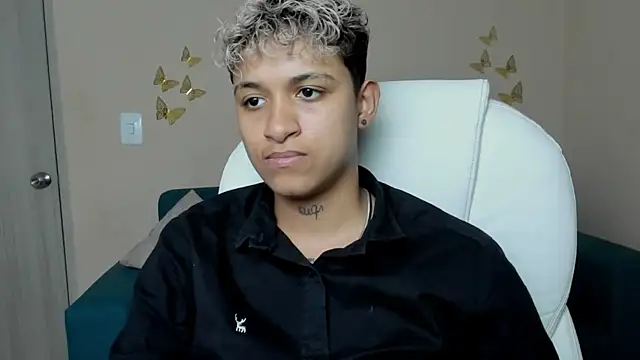 Snapshot of Dominick_jones chatting on September 18, 9:18 pm Dominick jones online show from September 18, 9:18 pm