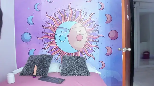 Mariana 16  online show from September 18, 7:39 pm