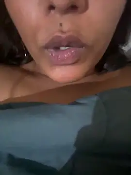 priyadevi17 online show from March 1, 10:31 pm