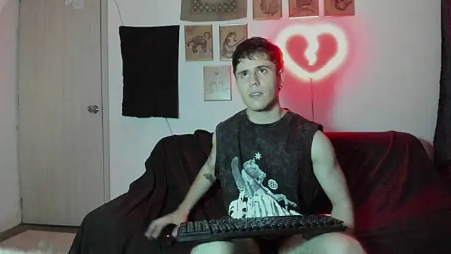 Antonello Vannucci online show from January 3, 12:00 am