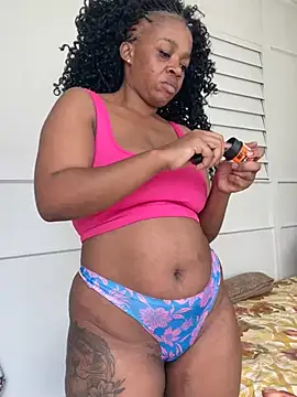 Snapshot of beverlyxxxx chatting on March 3, 12:06 pm beverlyxxxx online show from March 3, 12:06 pm