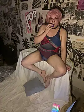 Snapshot of NikkelSofia chatting on February 19, 7:26 pm NikkelSofia online show from February 19, 7:26 pm