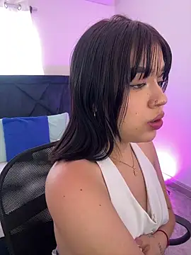 Lily Woodz online show from March 24, 7:03 pm