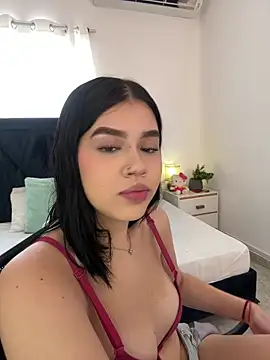 Snapshot of Lily_Woodz chatting on May 3, 2:42 pm Lily Woodz online show from May 3, 2:42 pm