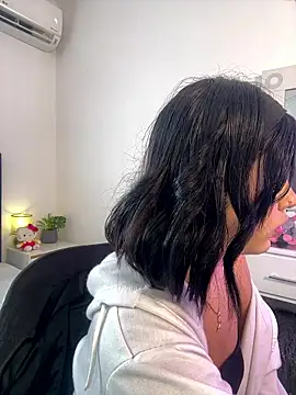 Lily Woodz online show from January 12, 7:09 pm