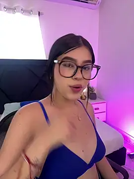 Lily Woodz online show from March 25, 7:13 pm