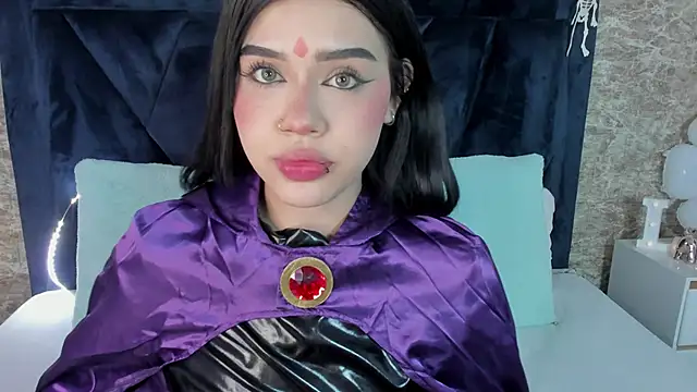 Lily Woodz online show from October 31, 7:10 pm